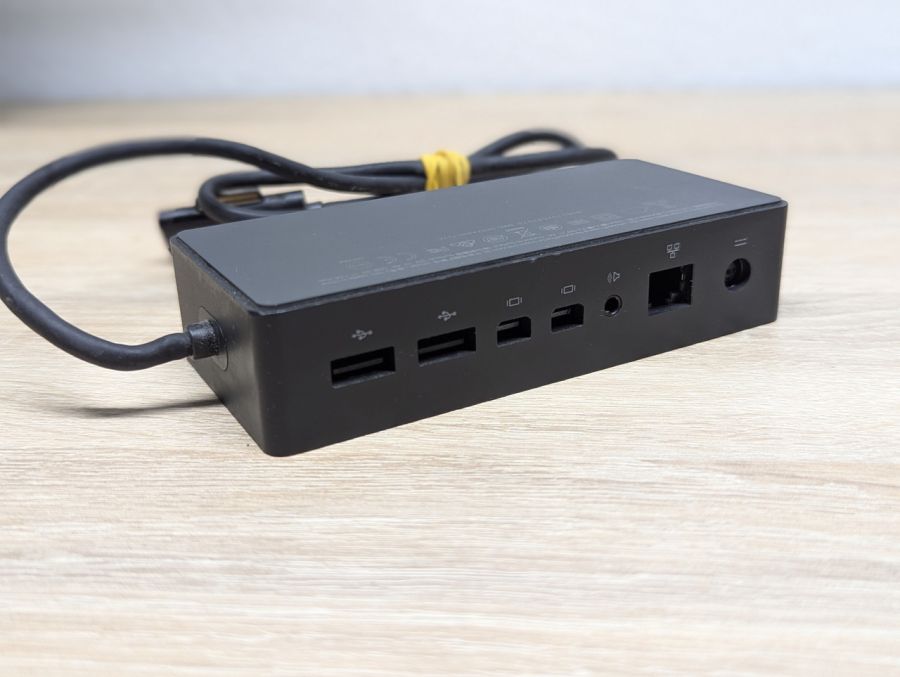 Б/В Док-станція Microsoft Surface Dock 1661