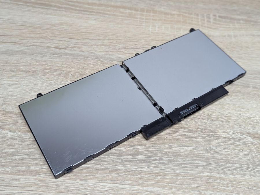 Оригінальна акумуляторна батарея Dell 6MT4T Б/В