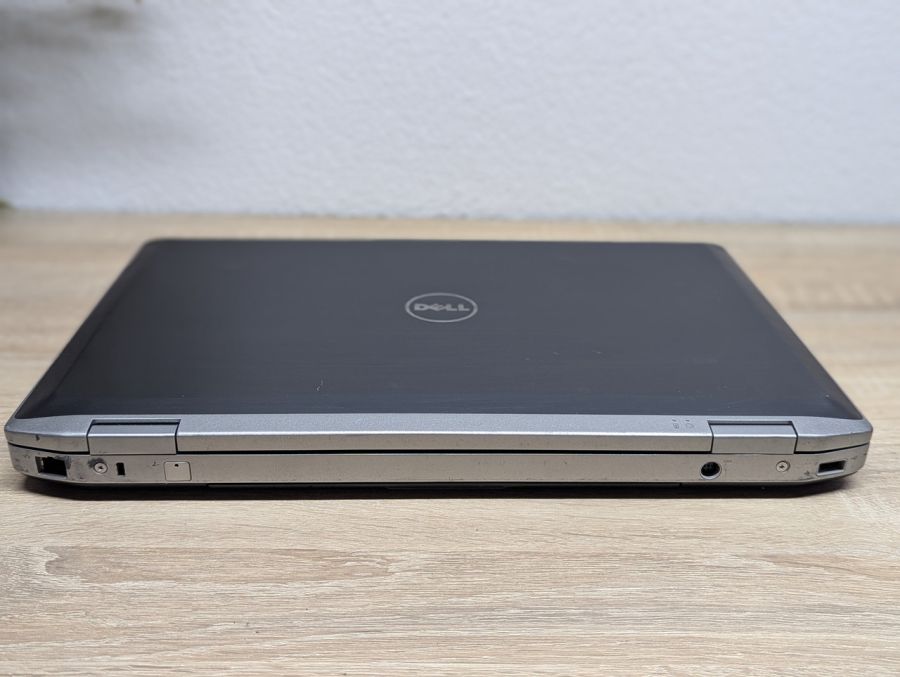 Уцінка! Ноутбук Б/В Dell Latitude E6520, Intel Core i3-2330M, DDR3 8 GB, SSD 128GB, 15.6" HD [ProductHub SKU Dell431]