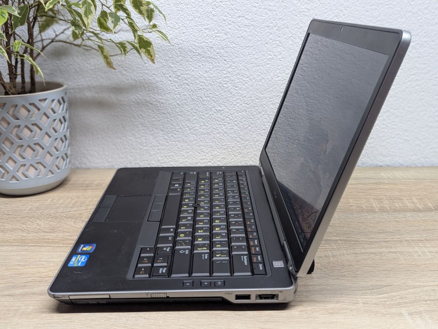 Уцінка! Ноутбук Б/В Dell Latitude E6430, Intel Core i5-3320M, DDR3 8 GB, SSD 128GB, 15.6" HD [ProductHub SKU Dell433]