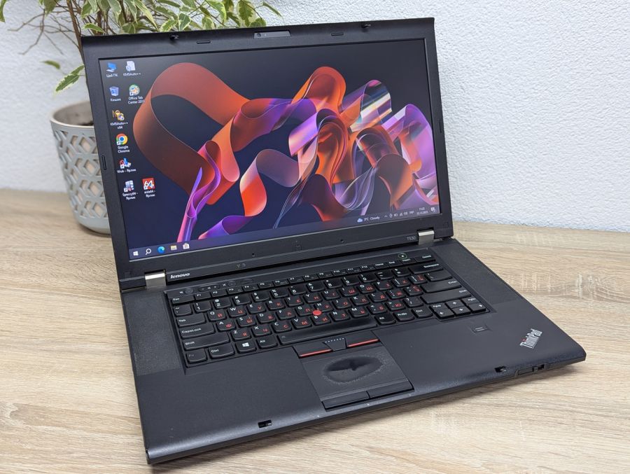 Уцінка! Ноутбук Б/В Lenovo T530, Intel Core i5-3210M, DDR3 8 GB, SSD 128GB, 15.6" HD [ProductHub SKU L369]
