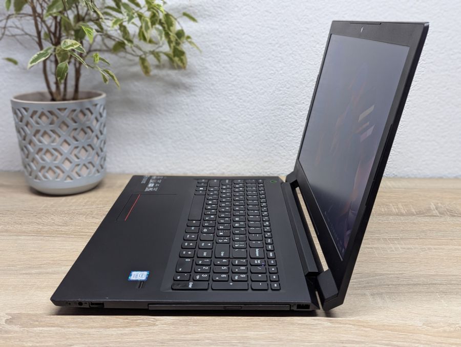 Ноутбук Б/В Lenovo V310-15IKB, Intel Core i5-7200U, DDR4 12 GB, SSD 128GB, 15.6" HD [ProductHub SKU L372]