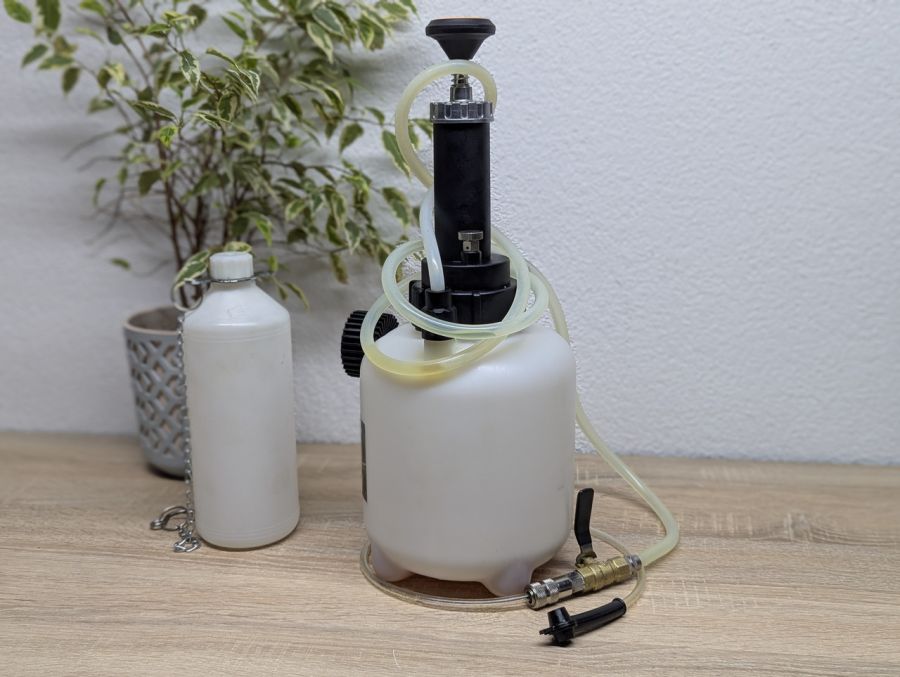 Новий Ручний набір для прокачування гальм SMOTIVE PRO 3L Б\В [ProductHub SKU SMOTIVE]