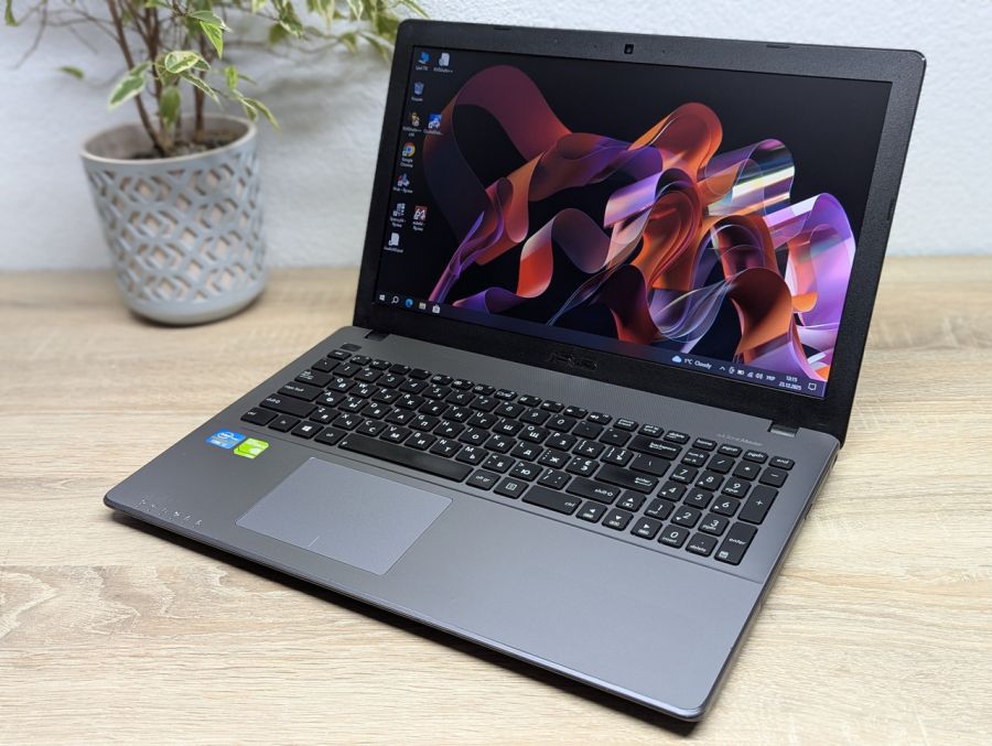 Ноутбук Б/В ASUS X550C, Intel Core i3-3217U, DDR3 12 GB, SSD 256GB, GT 720M 2 Gb, 15.6" [ProductHub SKU Asus145]