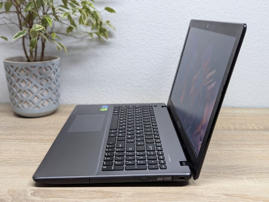 Ноутбук Б/В ASUS X550C, Intel Core i3-3217U, DDR3 12 GB, SSD 256GB, GT 720M 2 Gb, 15.6" [ProductHub SKU Asus145]