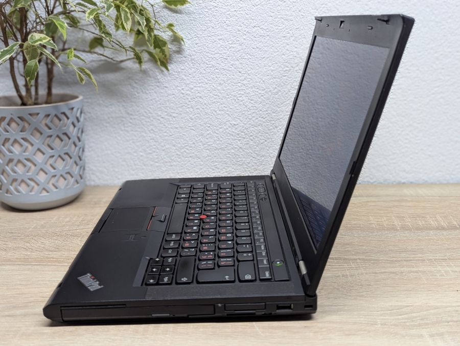 Ноутбук Б/В Lenovo ThinkPad T430, Intel Core i5-3320M, DDR3 8GB, SSD 128GB, NVIDIA NVS 5400M 1GB, 14"