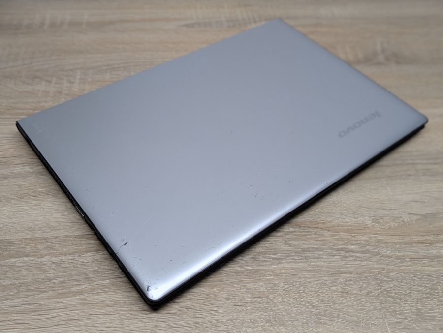 Уцінка! Ноутбук Б/В Lenovo IdeaPad 300-15ISK, Intel Core i5-6200U, DDR3 8 GB, SSD 128GB, 15" Full HD [ProductHub SKU L375]