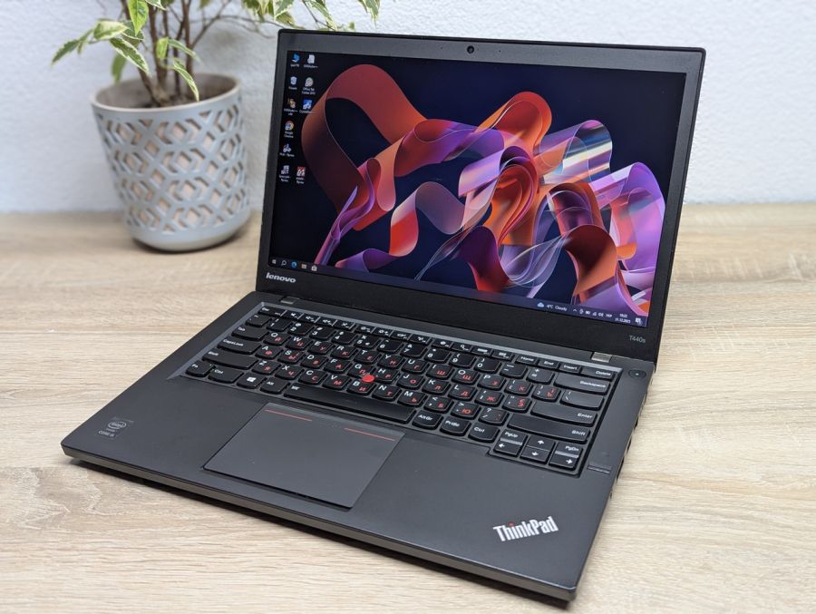 Уцінка! Ноутбук Б/В Lenovo T440S, Intel Core i5-4300U, DDR3 8 GB, SSD 128GB, 14" HD [ProductHub SKU L380]