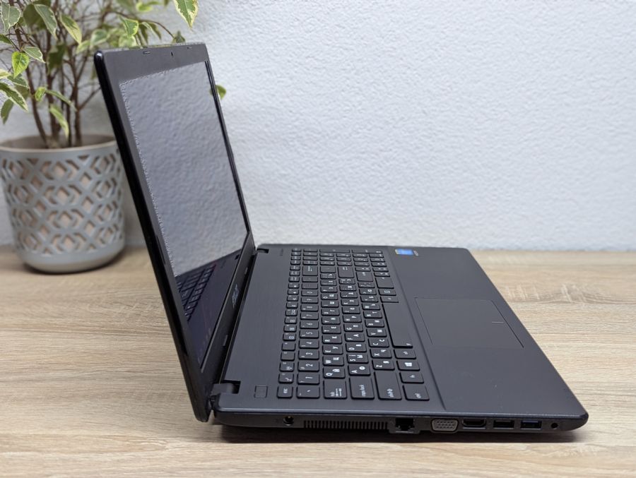 Ноутбук Б/В ASUS X551C, Intel Celeron 1007U, DDR3 4 GB, SSD 128GB, 15.6" HD [ProductHub SKU Asus146]