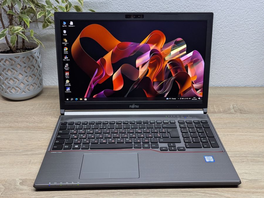 Ноутбук Б/В Fujitsu E756, Intel Core i7-6600U, DDR4 16 GB, SSD 256GB, 15.6" Full HD [ProductHub SKU F226]