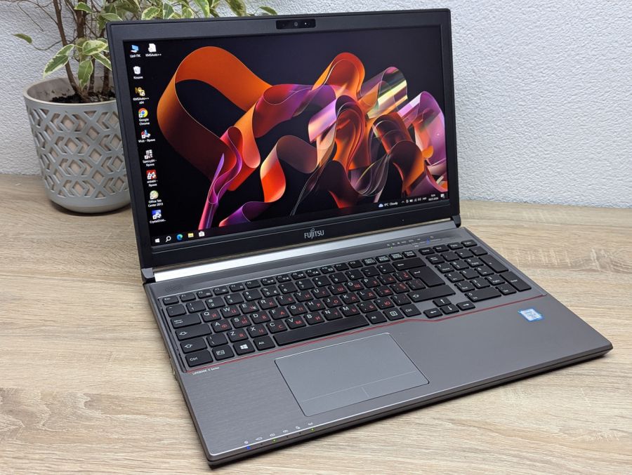 Ноутбук Б/В Fujitsu E756, Intel Core i7-6600U, DDR4 16 GB, SSD 256GB, 15.6" Full HD [ProductHub SKU F226]