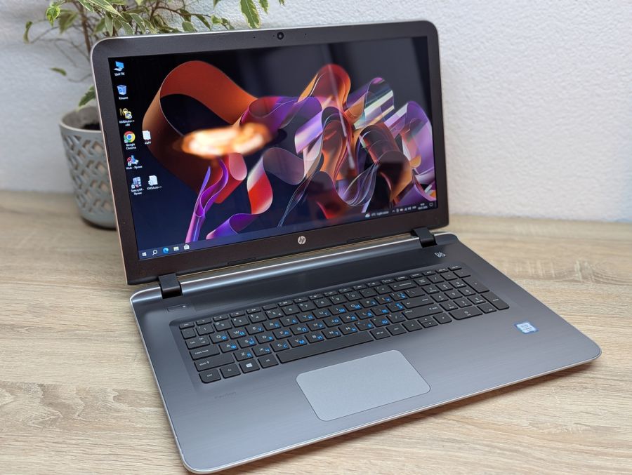 Ноутбук Б/В HP Pavilion 17 Notebook, Intel Core i5-6200U, DDR3 8GB, SSD 256GB, 17" HD [ProductHub SKU HP710]