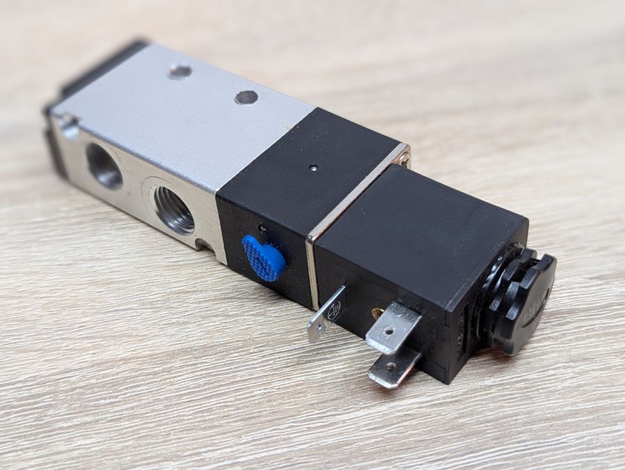 Новий Пневмоклапан електромагнітний 4V210-08 12V Valve
