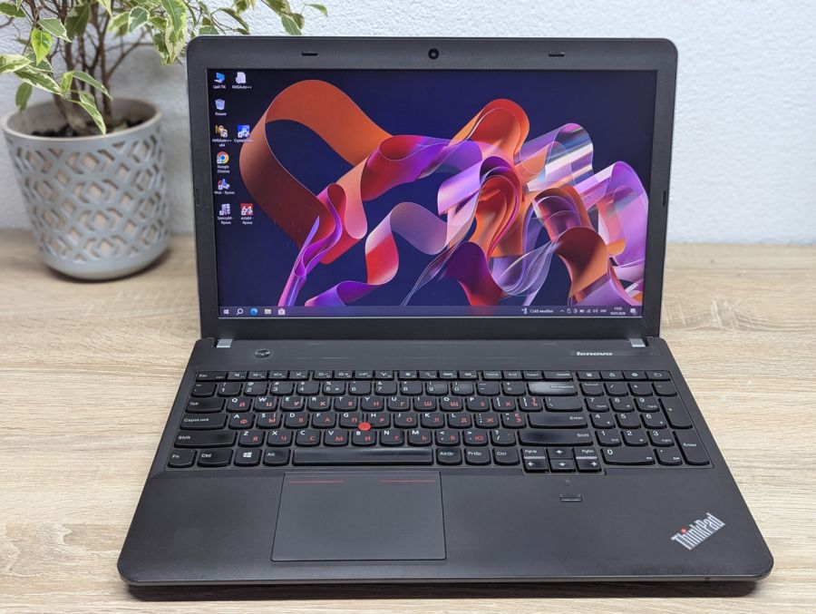 Уцінка! Ноутбук Б/В Lenovo ThinkPad Edge E540, Intel Core i7-4702MQ, DDR3 8 GB, SSD 256GB + SSD 14GB, 15.6" Full HD [ProductHub SKU L394]