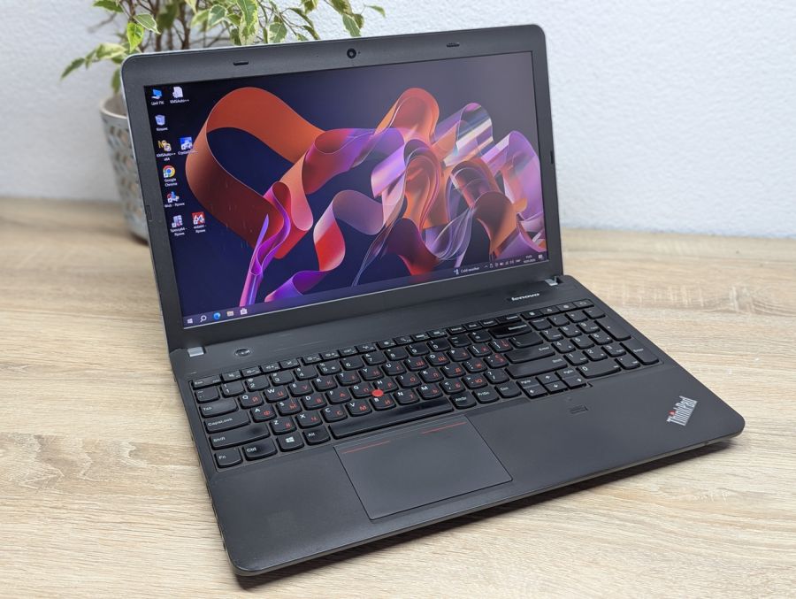 Уцінка! Ноутбук Б/В Lenovo ThinkPad Edge E540, Intel Core i7-4702MQ, DDR3 8 GB, SSD 256GB + SSD 14GB, 15.6" Full HD [ProductHub SKU L394]