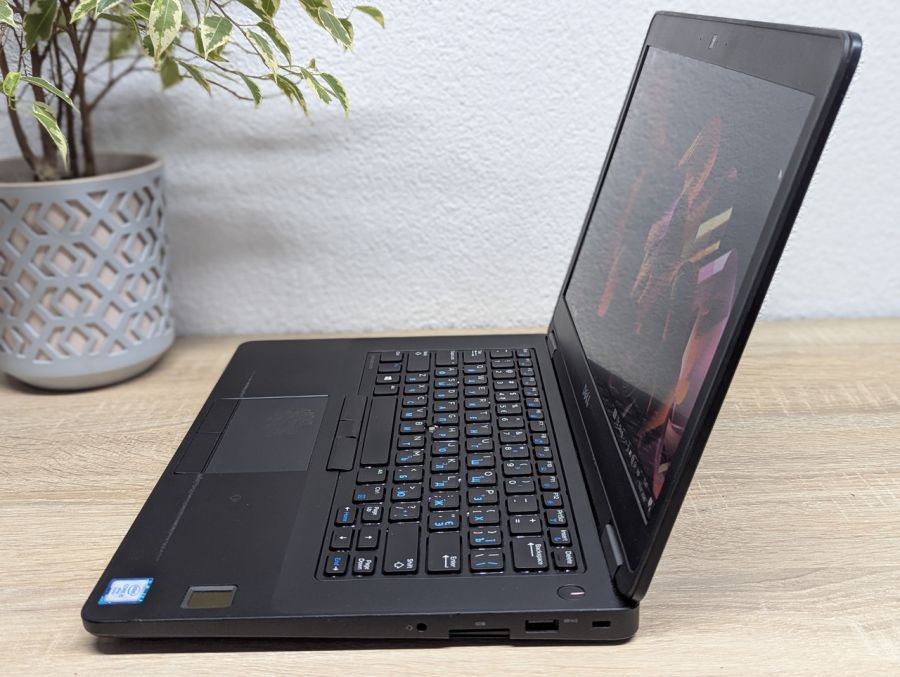 Ноутбук Б/В Dell Latitude E5470, Intel Core i5-6300U, DDR4 8GB, SSD 128GB, 14" Full HD