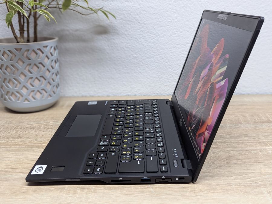 Ноутбук Б/В Fujitsu U9310, Intel Core i7-10610U, DDR3 8GB, SSD 512GB, 13" Full HD