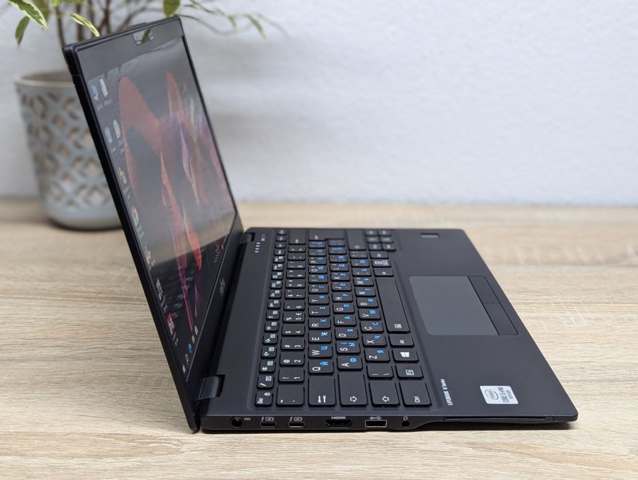 Ноутбук Б/В Fujitsu LifeBook U9310, Intel Core i5-10310U, DDR3 8GB, SSD 256GB, 13" Full HD