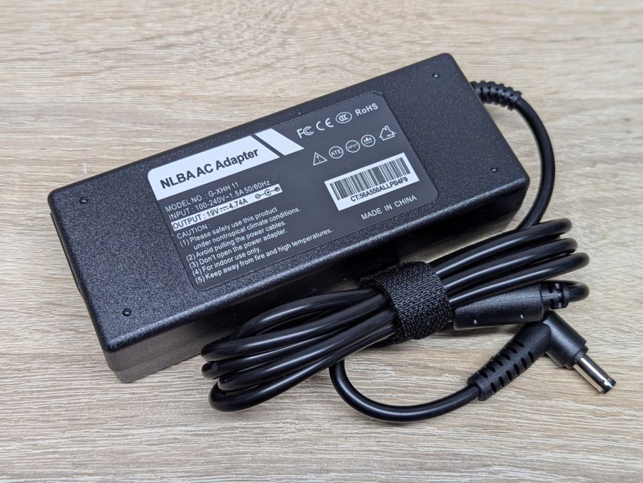 Б/В Новий Блок живлення 19 V 4.74A розмір 5.5х2.5 [ProductHub SKU G-XHH11]