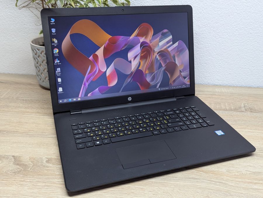 Уцінка! Ноутбук Б/В HP Laptop, Intel Core i3-6006U, DDR4 8 GB, SSD 256GB, 17" HD [ProductHub SKU HP719]