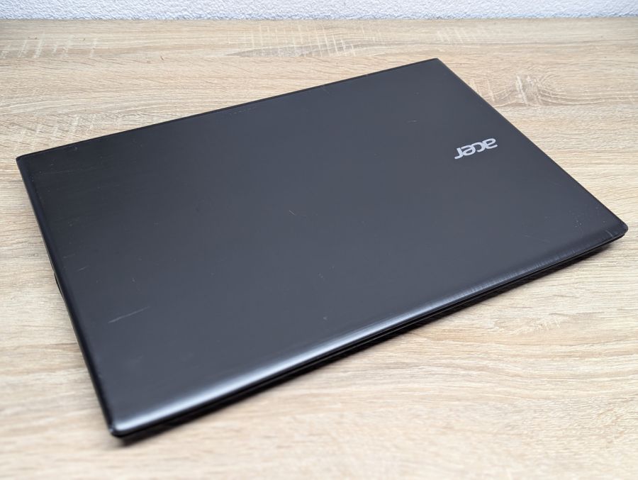 Ноутбук Б/В Acer Aspire E5-523, AMD A9-9410, DDR4 8 GB, SSD 128GB + HDD 320GB, AMD Radeon R5 Graphics, 15" Full HD [ProductHub SKU Acer152]