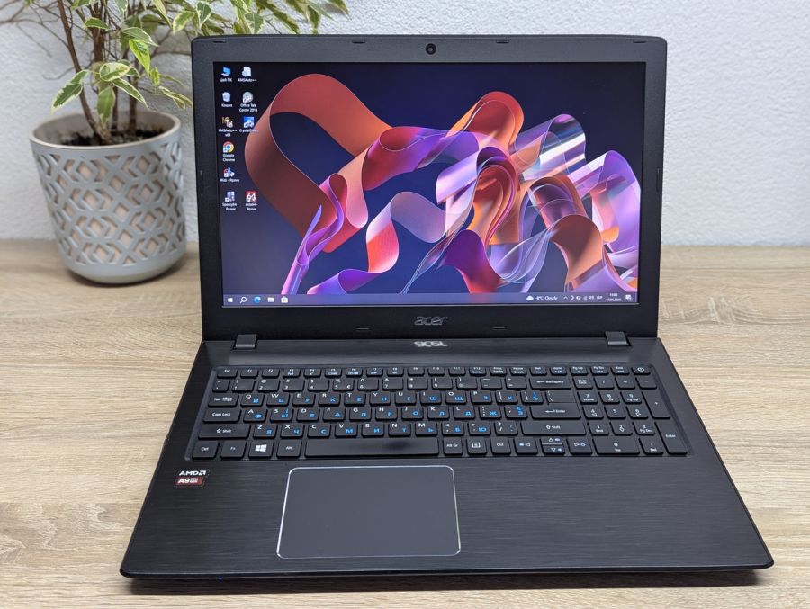 Ноутбук Б/В Acer Aspire E5-523, AMD A9-9410, DDR4 8 GB, SSD 128GB + HDD 320GB, AMD Radeon R5 Graphics, 15" Full HD [ProductHub SKU Acer152]