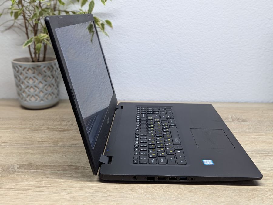 Ноутбук Б/В Acer Aspire A317-51, Intel Core i5-8265U, DDR4 8GB, SSD 256GB, 17" Сенсор 60Hz [ProductHub SKU Acer153]