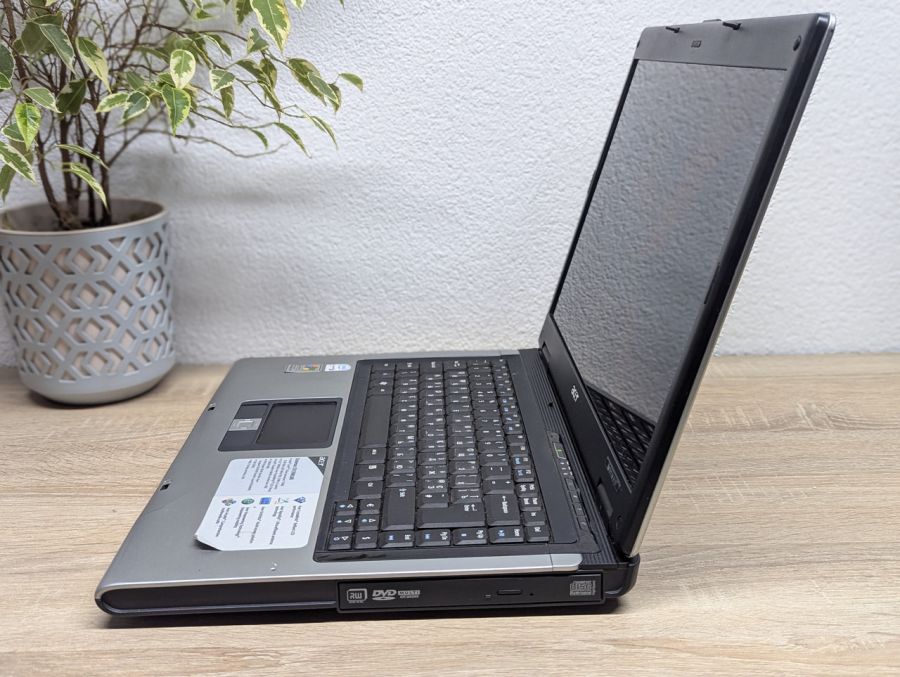 Ноутбук Б/В Acer Extensa 5510, Intel Core 2 Duo T5500, DDR2 4GB, SSD 128GB, Intel Mobile 945 Express Chipset Family, 15.6"