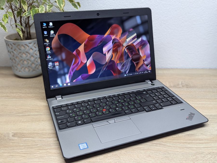 Ноутбук Б/В Lenovo ThinkPad E570, Intel Core i5-7200U, DDR4 8 GB, SSD 128GB, 15.6" HD [ProductHub SKU L421]