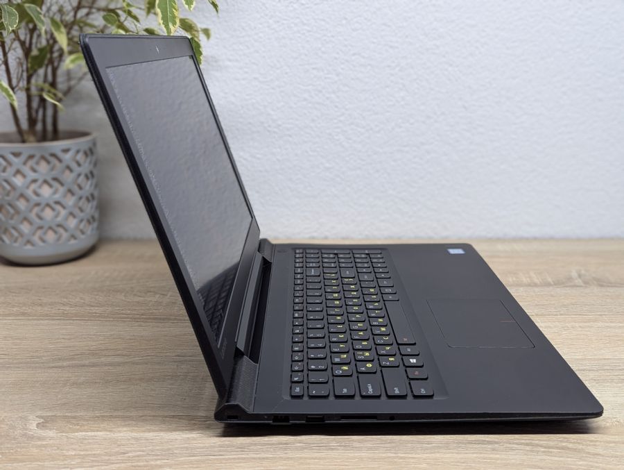 Ноутбук Б/В Lenovo IdeaPad 700-15ISK, Intel Core i5-6300HQ, DDR4 16GB, SSD 256GB + HDD 500GB, 15.6" Full HD