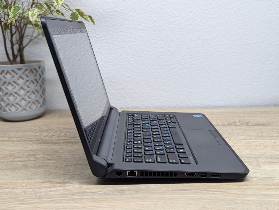 Ноутбук Б/В Dell Latitude 3340, Intel Core i3-4010U, DDR3 8 GB, SSD 128GB, 13.3" Сенсор [ProductHub SKU Dell499]