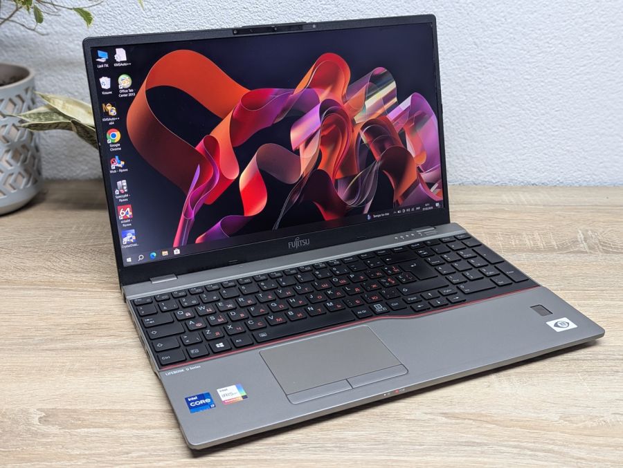 Уцінка! Ноутбук Б/В Fujitsu LifeBook U7511, Intel Core i7-1165G7, DDR4 16 GB, SSD 256GB, 15" Full HD [ProductHub SKU F240]