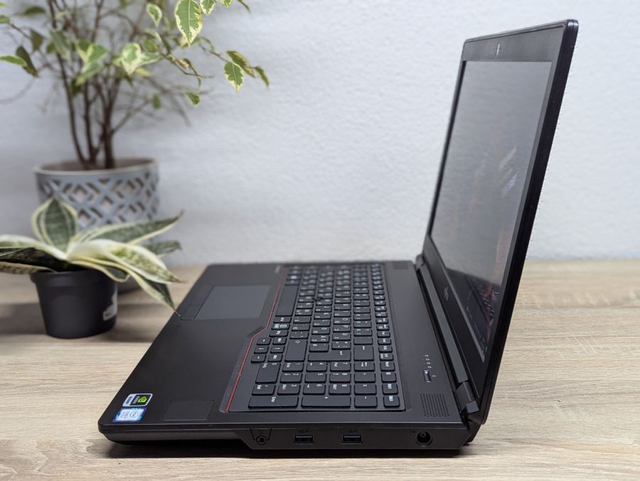 Ноутбук Б/В Fujitsu Celsius H780, Intel Core i7-8750H, DDR4 16GB, SSD 512GB, NVIDIA Quadro P600 4GB, 15.6" Full HD