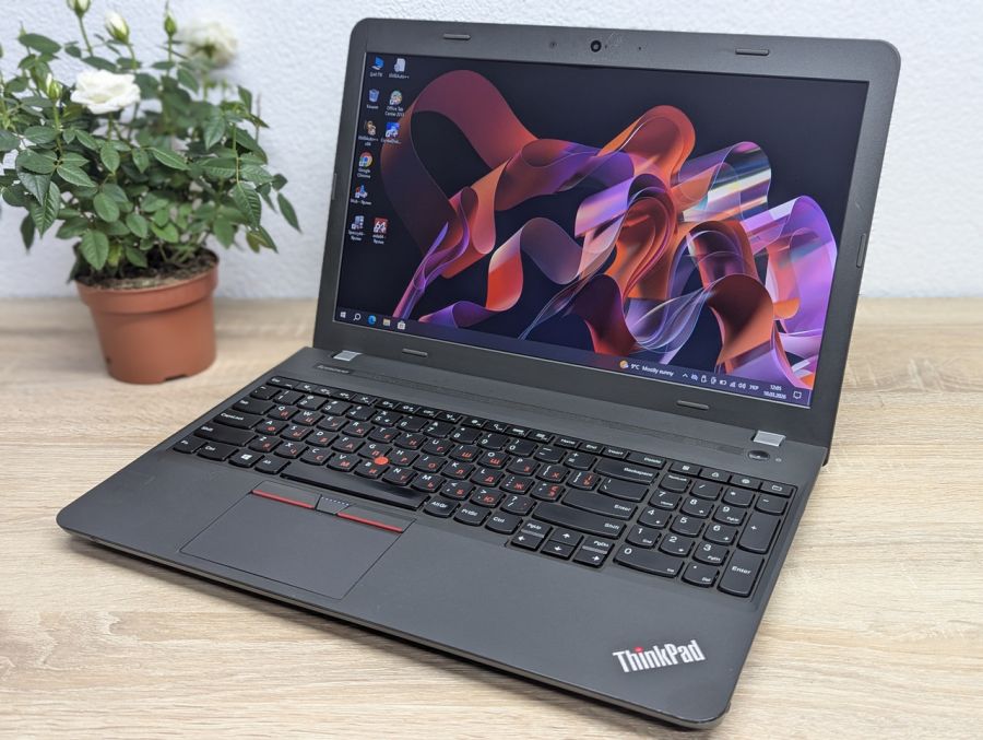 Уцінка! Ноутбук Б/В Lenovo E550, Intel Core i3-5005U, DDR3 8 GB, SSD 128GB, 15.6" HD [ProductHub SKU L455]