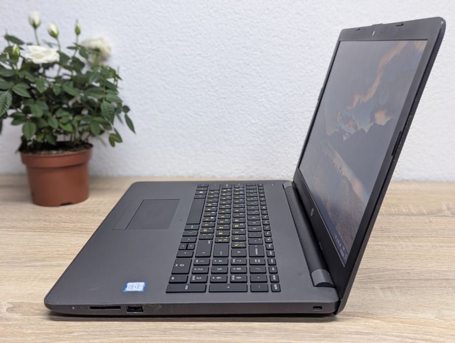 Уцінка! Ноутбук Б/В HP 250 G4, Intel Core i3-7020U, DDR3 8 GB, SSD 128GB, 15.6" HD [ProductHub SKU HP773]