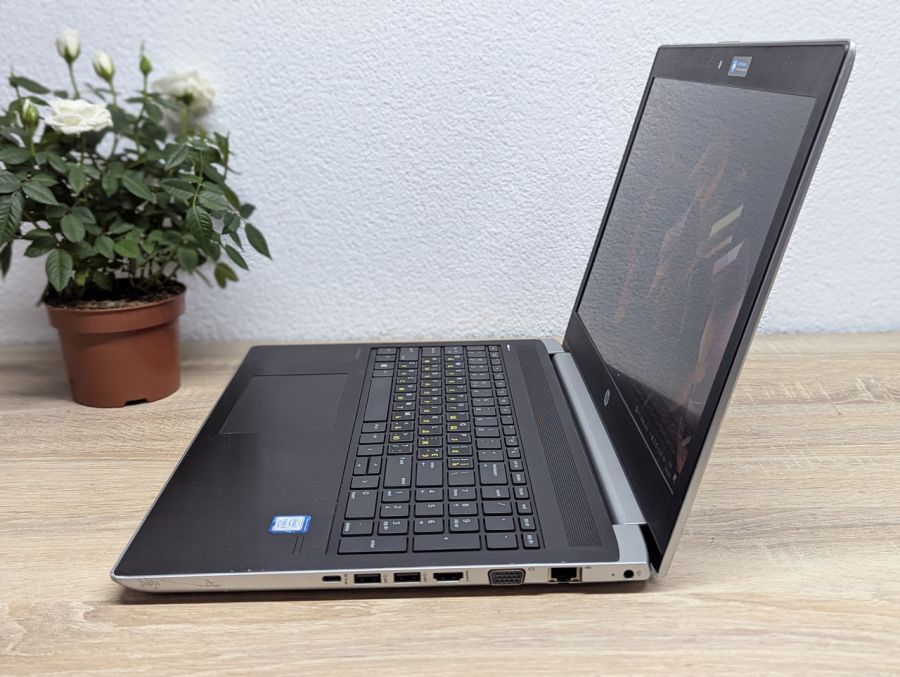 Ноутбук Б/В HP ProBook 450 G5, Intel Core i3-7100U, DDR4 8GB, SSD 128GB, 15.6" HD
