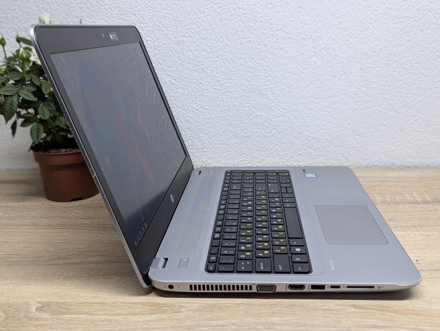 Уцінка! Ноутбук Б/В HP ProBook 450 G4, Intel Core i5-7200U, DDR4 8 GB, SSD 128GB, 15.6" Full HD [ProductHub SKU HP780]