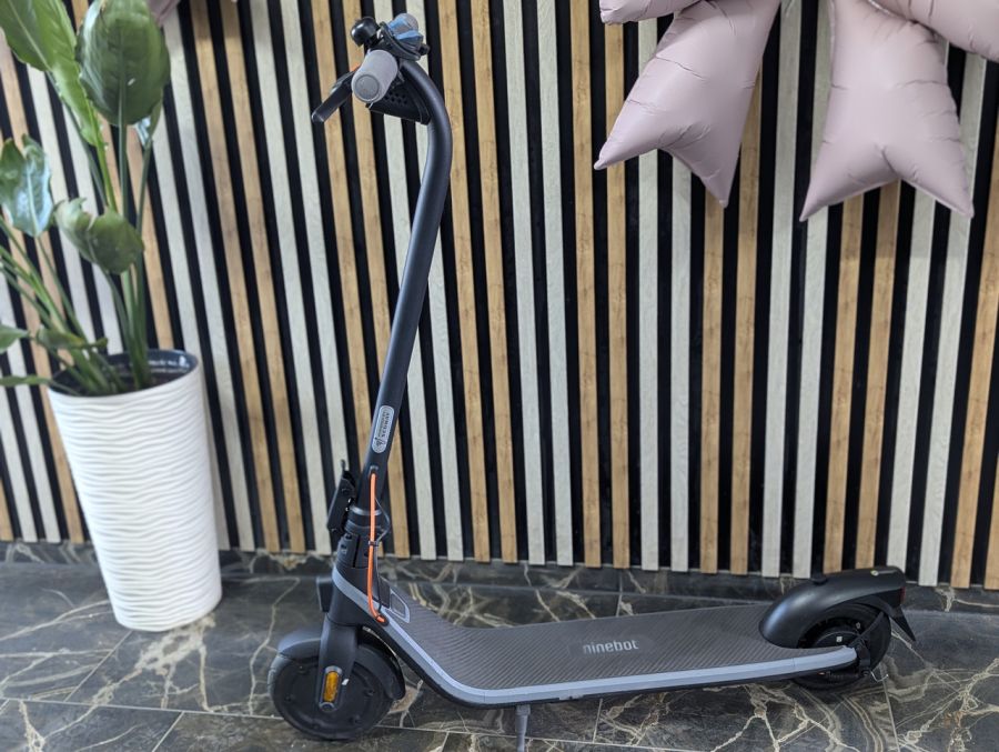 Електросамокат Ninebot KickScooter E2 Plus від Segway Модель 051402E Б/В