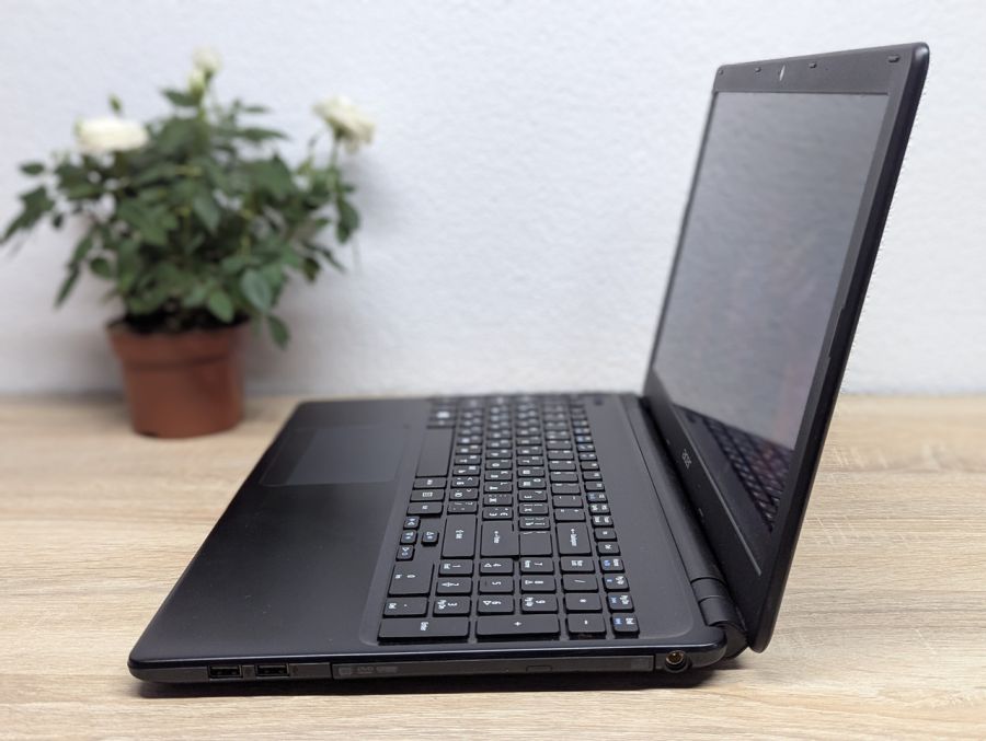 Ноутбук Б/В Acer Aspire E1-522, AMD A4-5000, DDR3 8 GB, SSD 128GB, AMD Radeon HD 8400, 15.6" HD [ProductHub SKU Acer161]