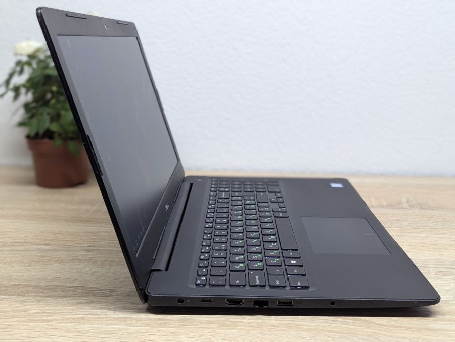 Ноутбук Б/В Dell Latitude 3590, Intel Core i5-7200U, DDR4 8GB, SSD 128GB, 15.6" Full HD