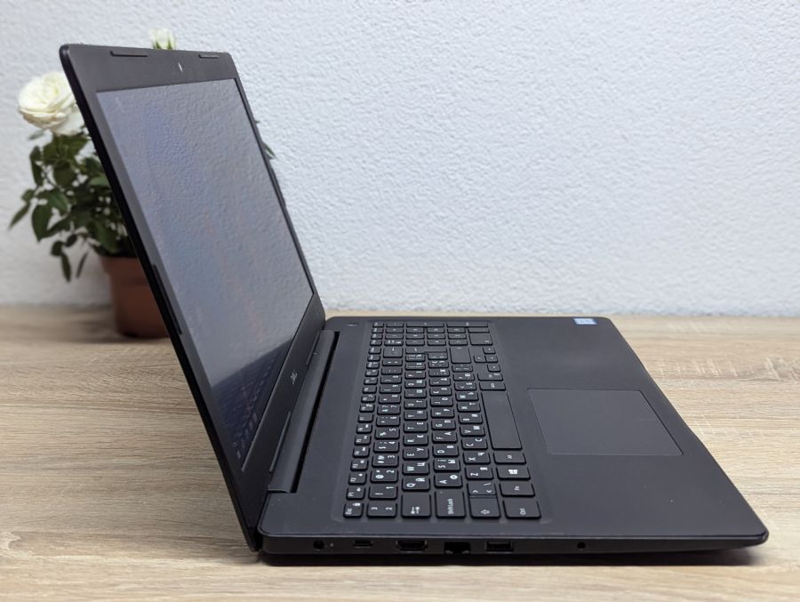 Ноутбук Б/В Dell Latitude 3590, Intel Core i5-7200U, DDR4 8 GB, SSD 128GB, 15.6" UHD [ProductHub SKU Dell506]