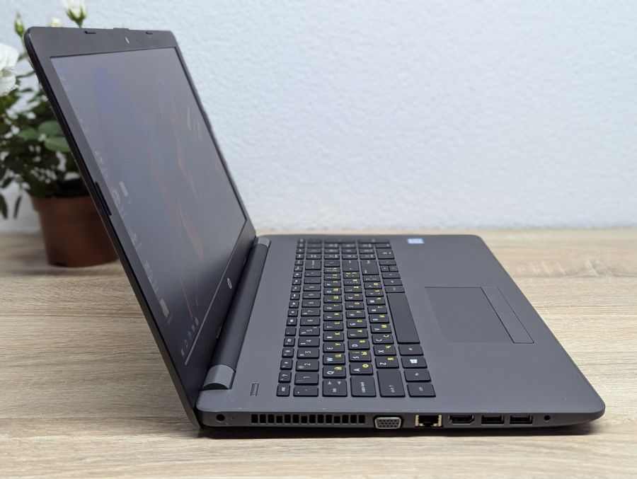 Ноутбук Б/В HP 250 G6, Intel Core i3-7020U, DDR4 8GB, SSD 128GB, 15.6" HD