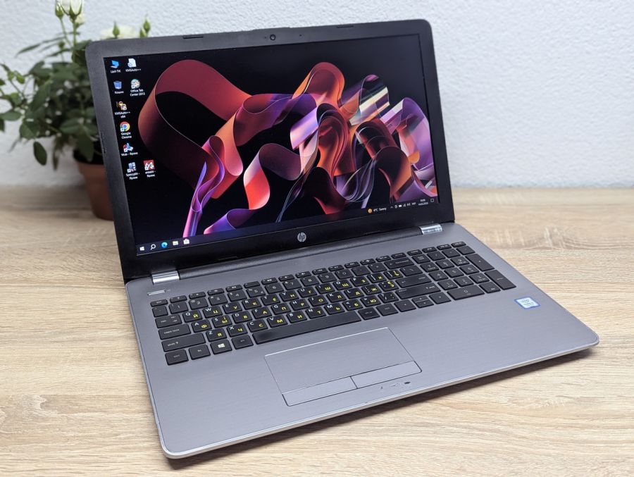 Уцінка! Ноутбук Б/В HP 250 G6, Intel Core i3-7020U, DDR4 8 GB, SSD 128GB, 15.6" Full HD [ProductHub SKU HP797]