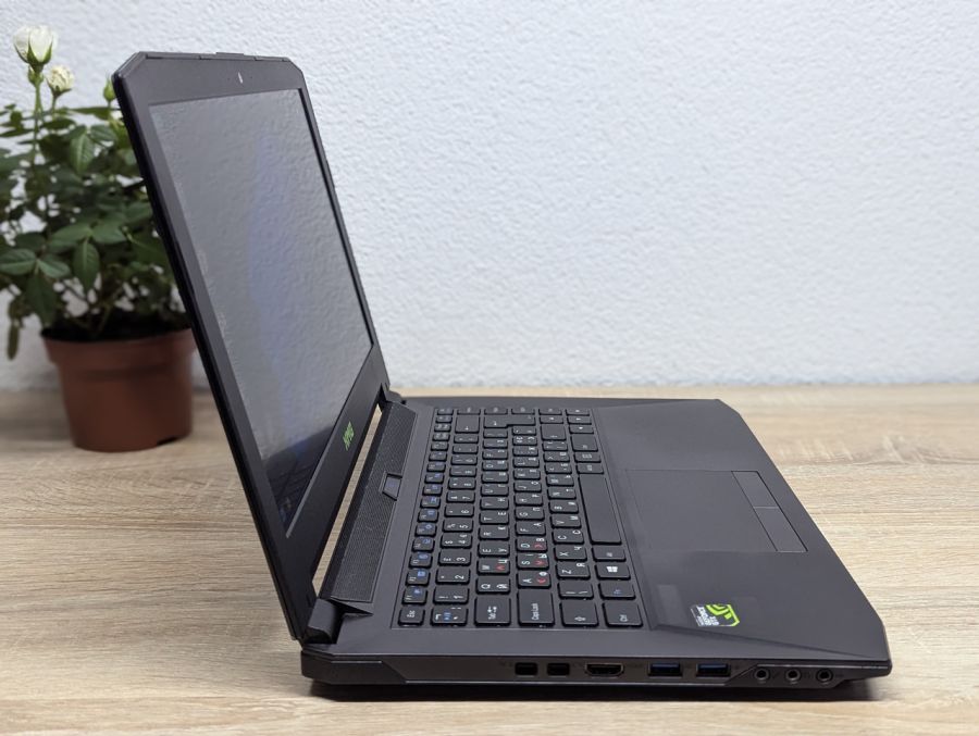 Ноутбук Б/В XMG P640RE, Intel Core i7-6700HQ, DDR4 16 GB, SSD 500GB, NVIDIA GeForce GTX 970M 3Gb, 14" Full HD [ProductHub SKU XMG]