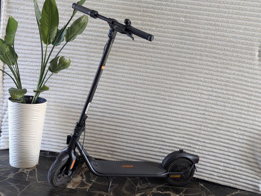 Б/В Електросамокат Segway Ninebot KickScooter F2 051201E [ProductHub SKU 051201E(2)]