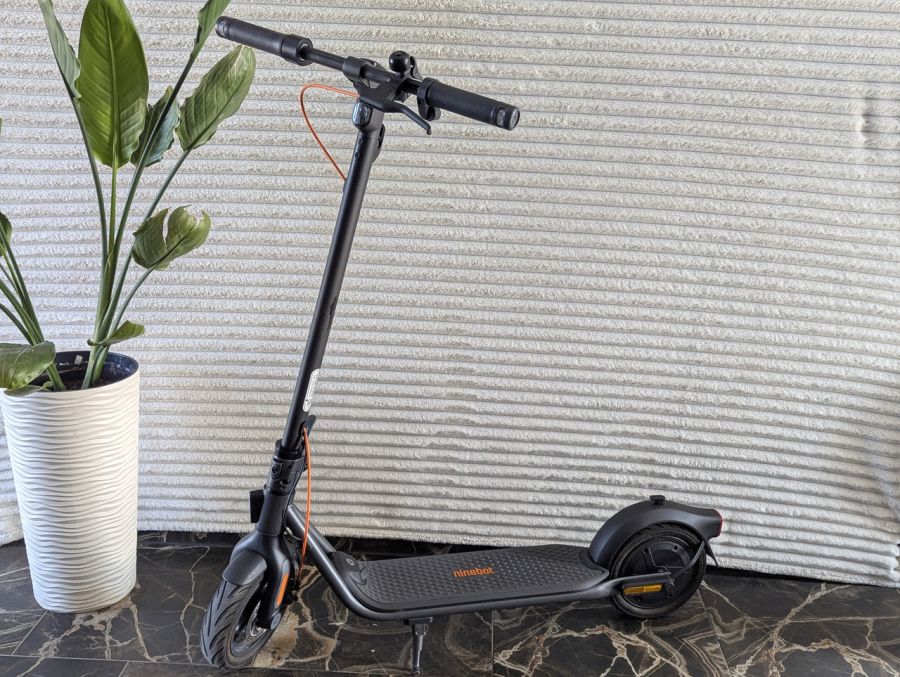 Б/В Електросамокат Segway Ninebot KickScooter F2 Plus (модель 051202E)