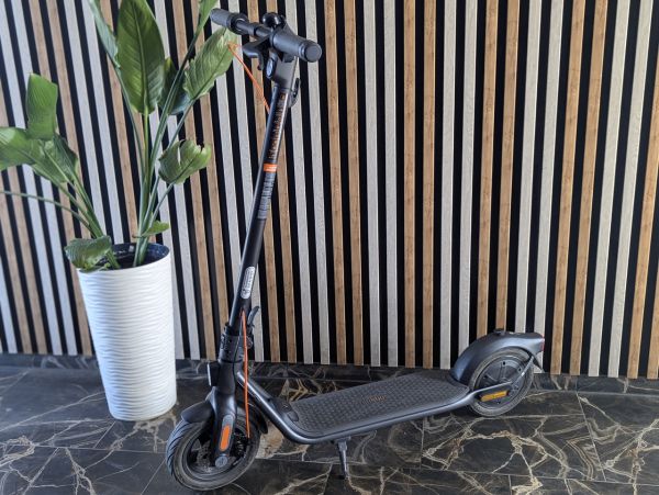 Б/В Електросамокат Segway Ninebot KickScooter F2 Plus (модель 051202E)