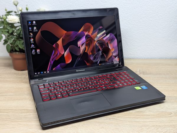 Ноутбук Б/В Lenovo IdeaPad Y510P, Intel Core i7-4700MQ, DDR3 8GB, SSD 256GB + SSD 256GB, NVIDIA GeForce GT 755M 2GB, 15" Full HD
