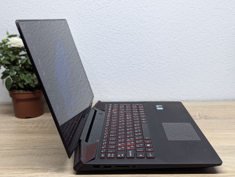 Уцінка! Ноутбук Б/В Lenovo IdeaPad Y700, Intel Core i5-6300HQ, DDR4 8 GB, SSD 256GB + SSD 1TB, GeForce GTX 960M 2Gb, 15.6" Full HD [ProductHub SKU L474]
