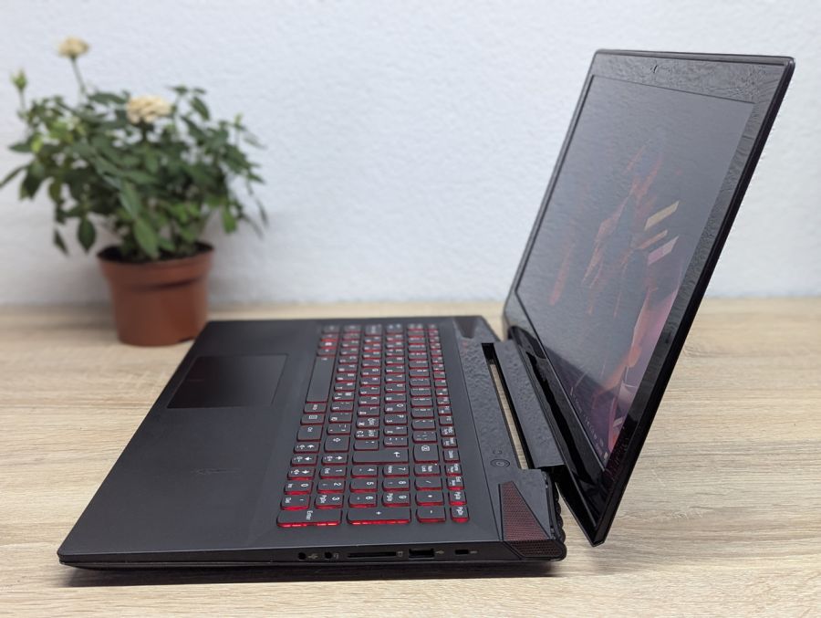 Уцінка! Ноутбук Б/В Lenovo IdeaPad Y50-70, Intel Core i7-4720HQ, DDR3 16 GB, SSD 360GB, NVIDIA GeForce GTX 960M 2Gb, 15.6" Full HD [ProductHub SKU L531]